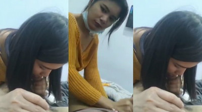 မှုက်ပေးဖို့ မတ်လေး ချွတ်ပေးအုန်းတဲ့