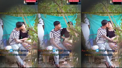 အနမ်းဖလှယ်နေတာလေး ခိုးရိုက်